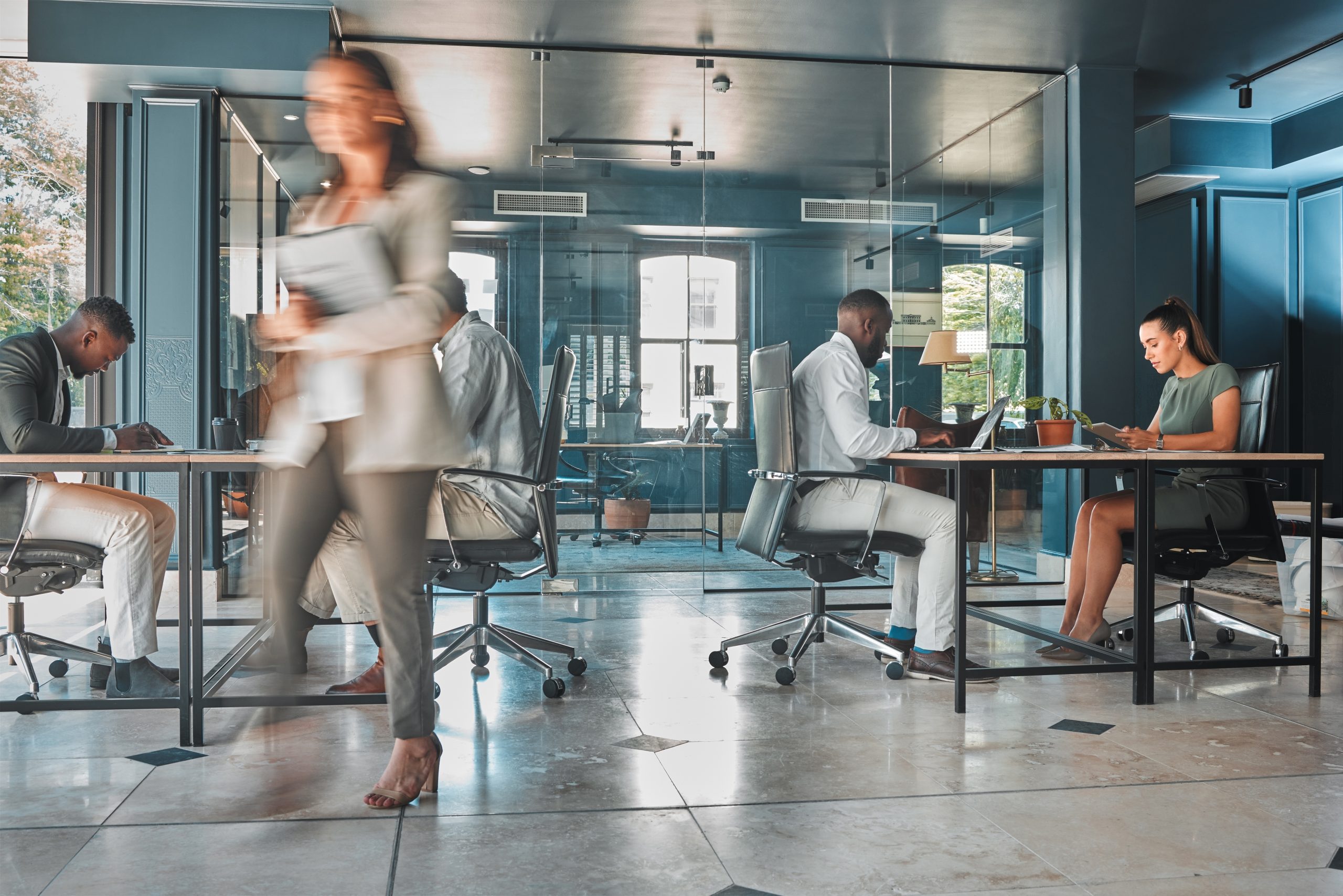 Modern office with Los Angeles leadership training participants in transformational management trainings Los Angeles